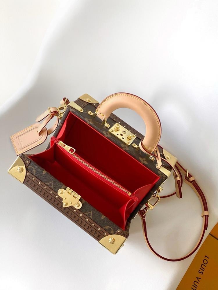 Luxury Refined Studded Leather Shoulder Bag