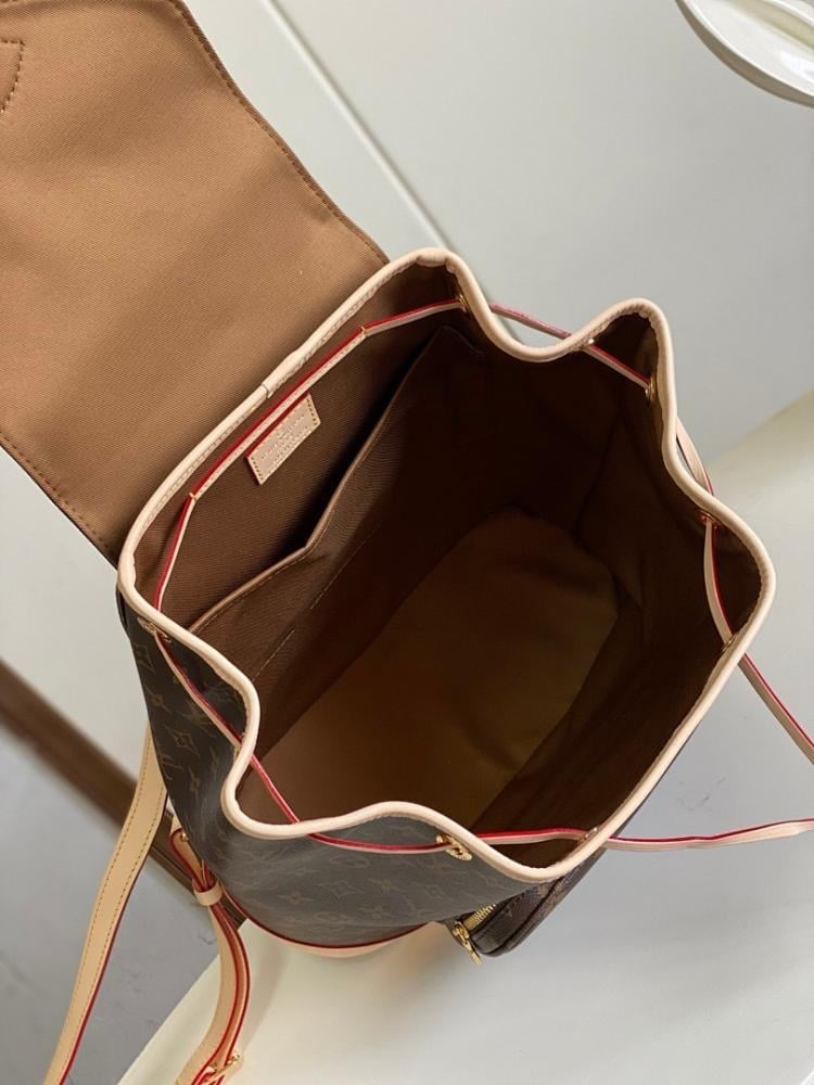 Elegant Refined Leather Top Handle Bag