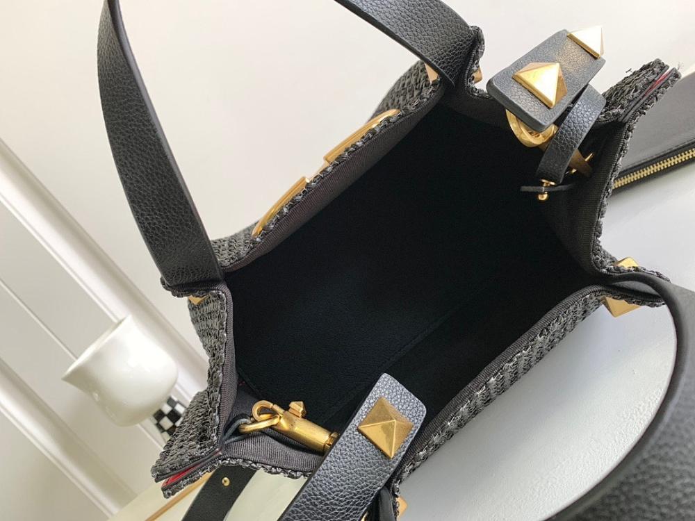 Luxury Stylish Brown Woven Raffia Shoulder Bag