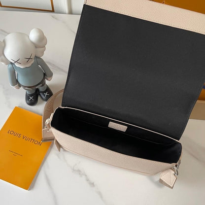 Modern Elegant Leather Top Handle Bag – Limited Edition