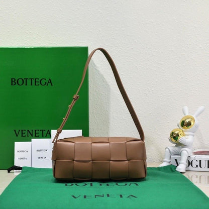 Stylish Woven Leather Top Handle Bag – Limited Edition