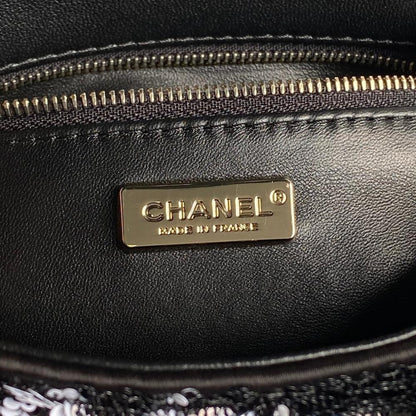Classic Leather Shoulder Bag