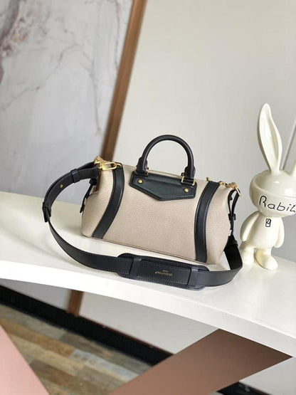 Classic Refined Embroidered Leather Shoulder Bag