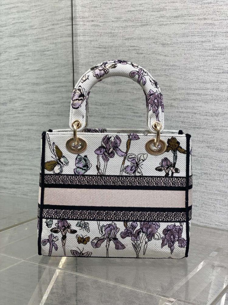 Classic Shoulder Bag