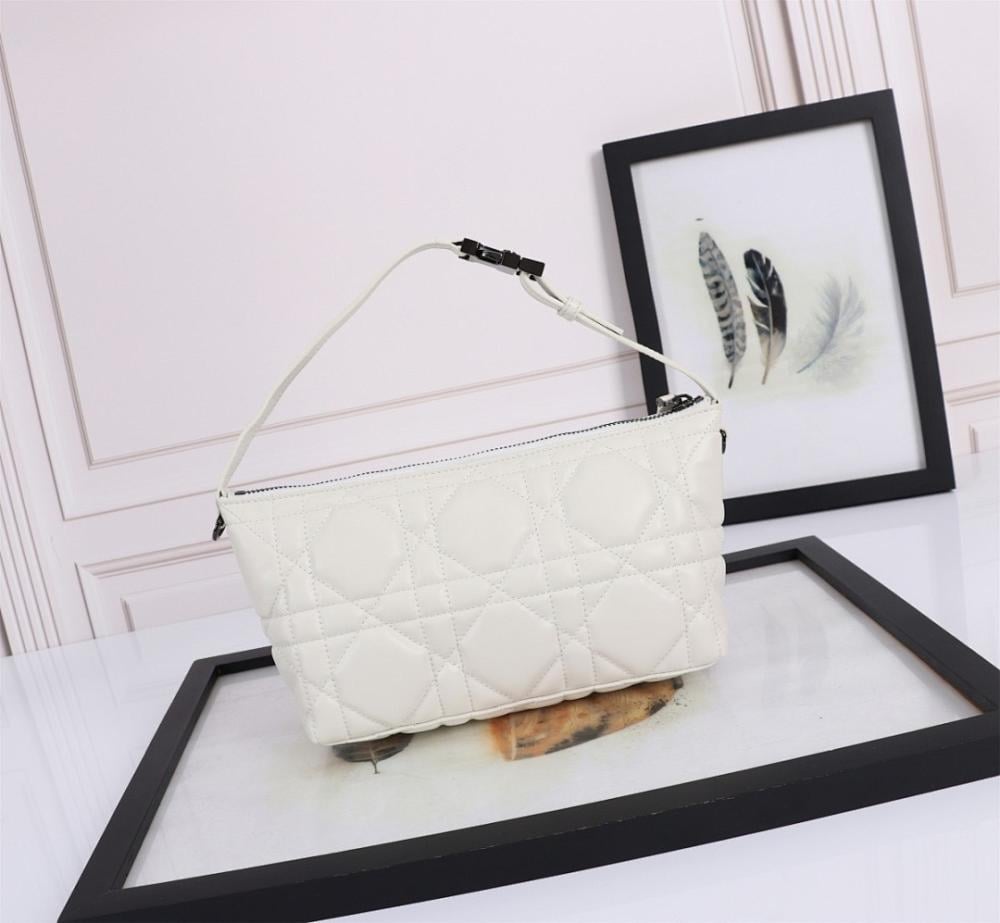 Luxury Refined Embroidered Shoulder Bag