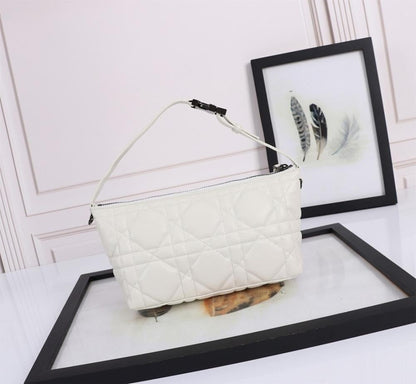 Luxury Refined Embroidered Shoulder Bag