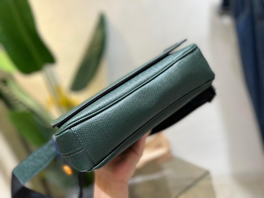 Italian-Inspired Stylish Grey Leather Shoulder Bag