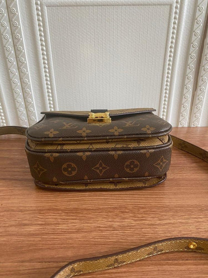 Modern Premium Crossbody Bag