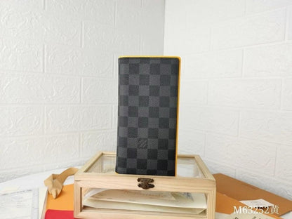 Modern Elegant Leather Wallet – Limited Edition