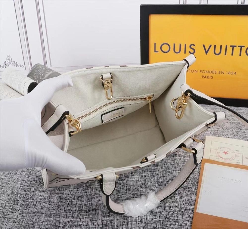 Elegant Leather Shoulder Bag – Special Edition
