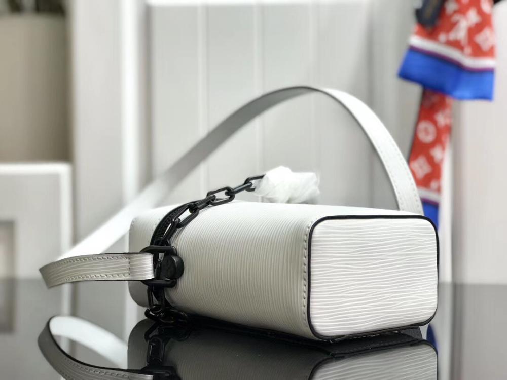 Classic Shoulder Bag