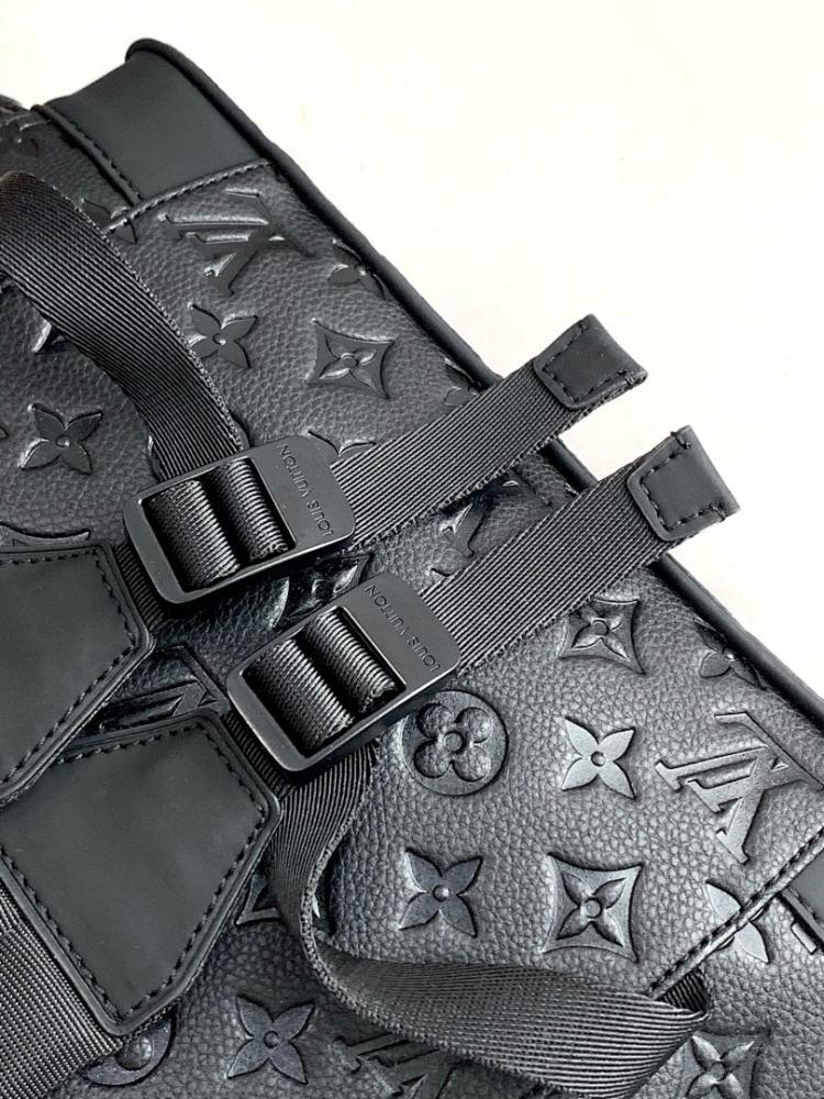 Modern Italian-Inspired Leather Crossbody Bag