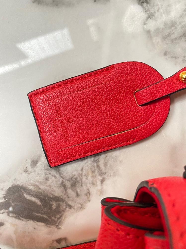 Modern Leather Crossbody Bag – Limited Edition