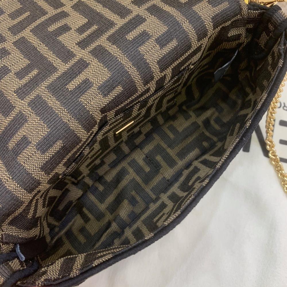Classic Leather Shoulder Bag