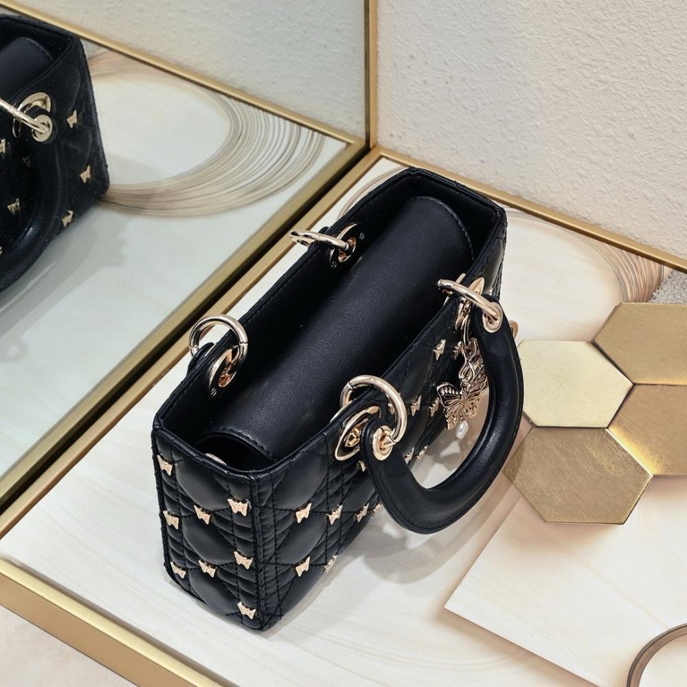 Italian-Inspired Elegant Shoulder Bag