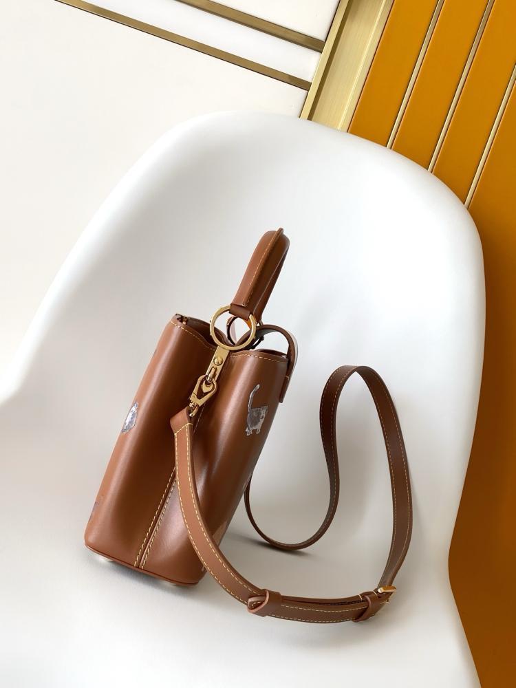 Classic Shoulder Bag