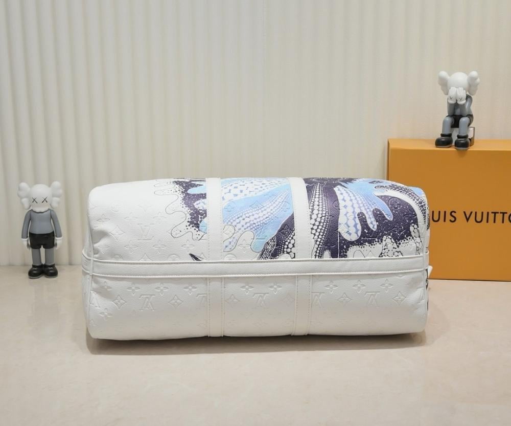 Stylish White Leather Travel Bag – Limited Edition