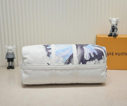 Stylish White Leather Travel Bag – Limited Edition