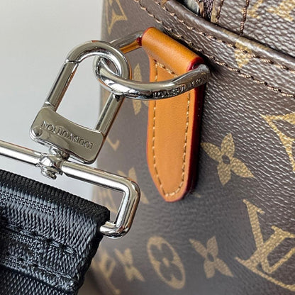 Stylish Refined Monogram Crossbody Bag