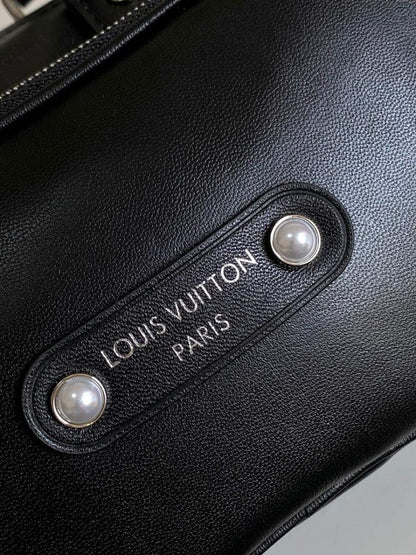 Italian-Inspired Elegant Leather Shoulder Bag