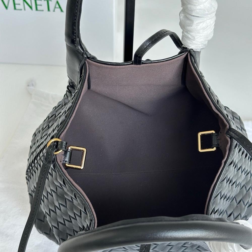 Classic Luxury Woven Leather Shoulder Bag