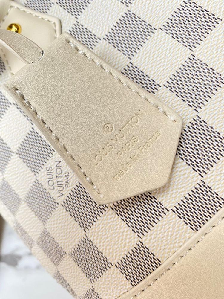 Stylish Woven Calfskin Crossbody Bag – Limited Edition