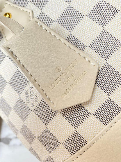 Stylish Woven Calfskin Crossbody Bag – Limited Edition