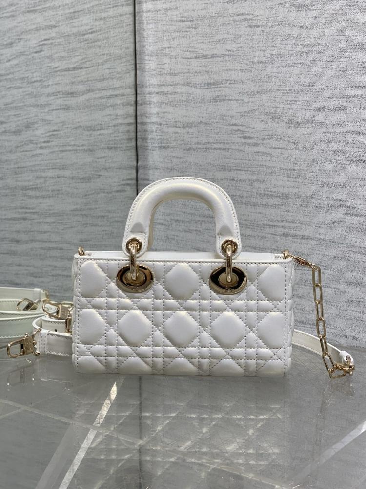 Alma Leather Shoulder Bag