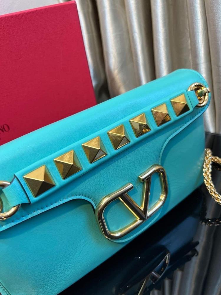 Garavani One Stud Quilted Leather Shoulder Bag