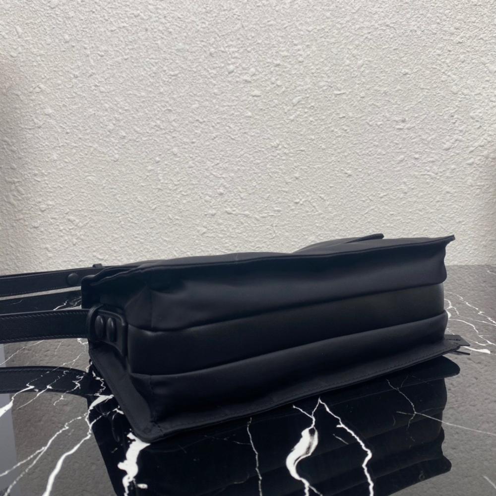 Practical Luxury Shoulder Bag