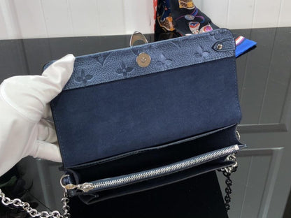 Elegant Crossbody Bag