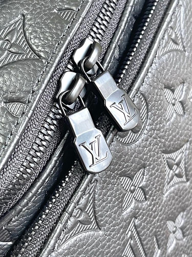 Elegant Leather Shoulder Bag – Special Edition