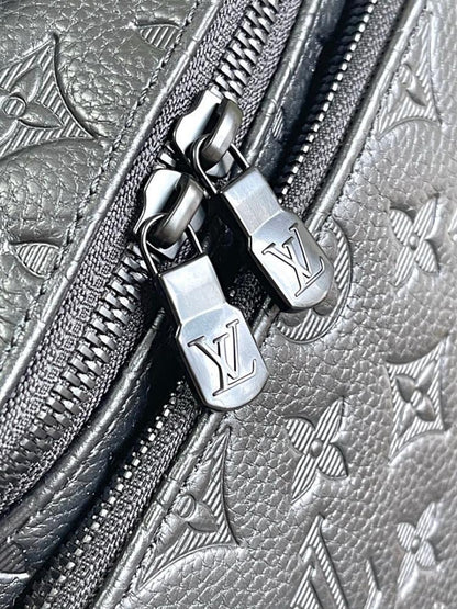 Elegant Leather Shoulder Bag – Special Edition