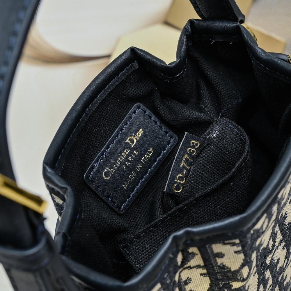 Stylish Bucket Bag – Limited Edition