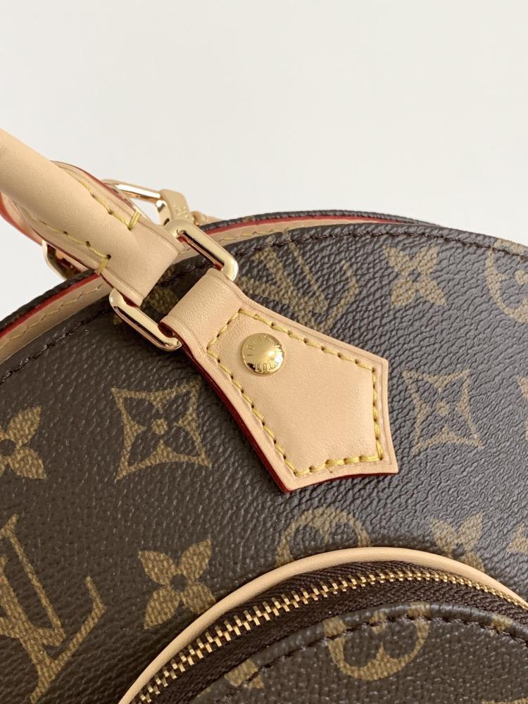 Elegant Leather Shoulder Bag