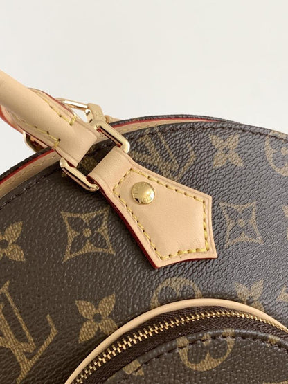 Elegant Leather Shoulder Bag