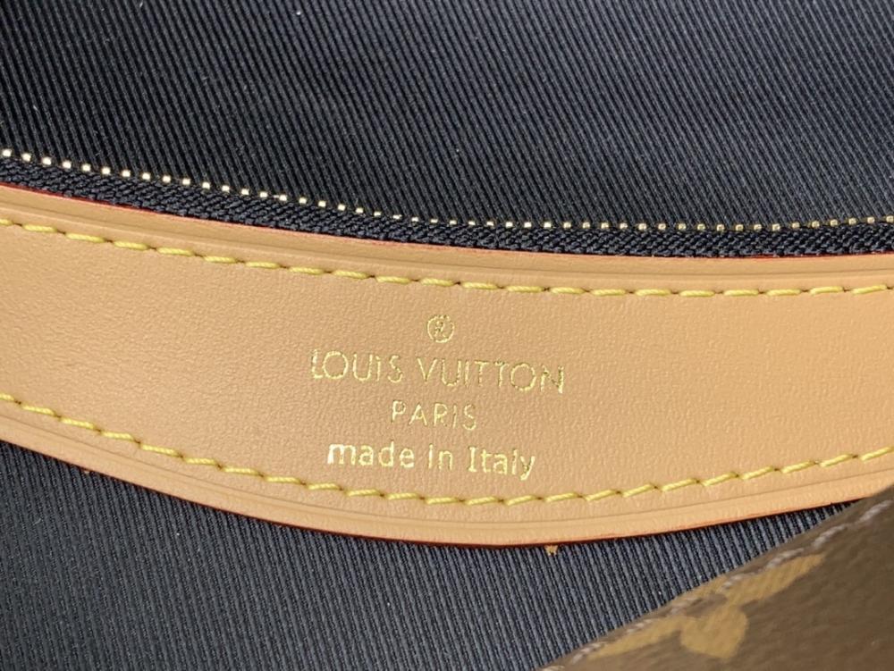 Elegant Shoulder Bag