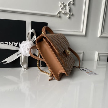 Alma Shoulder Bag