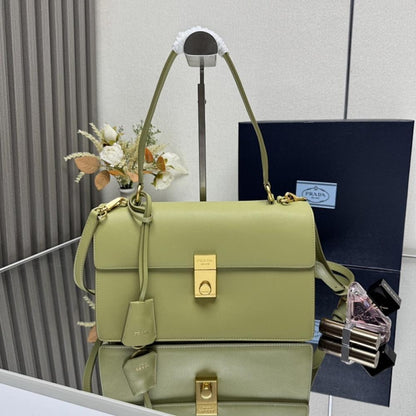 Classic Shoulder Bag