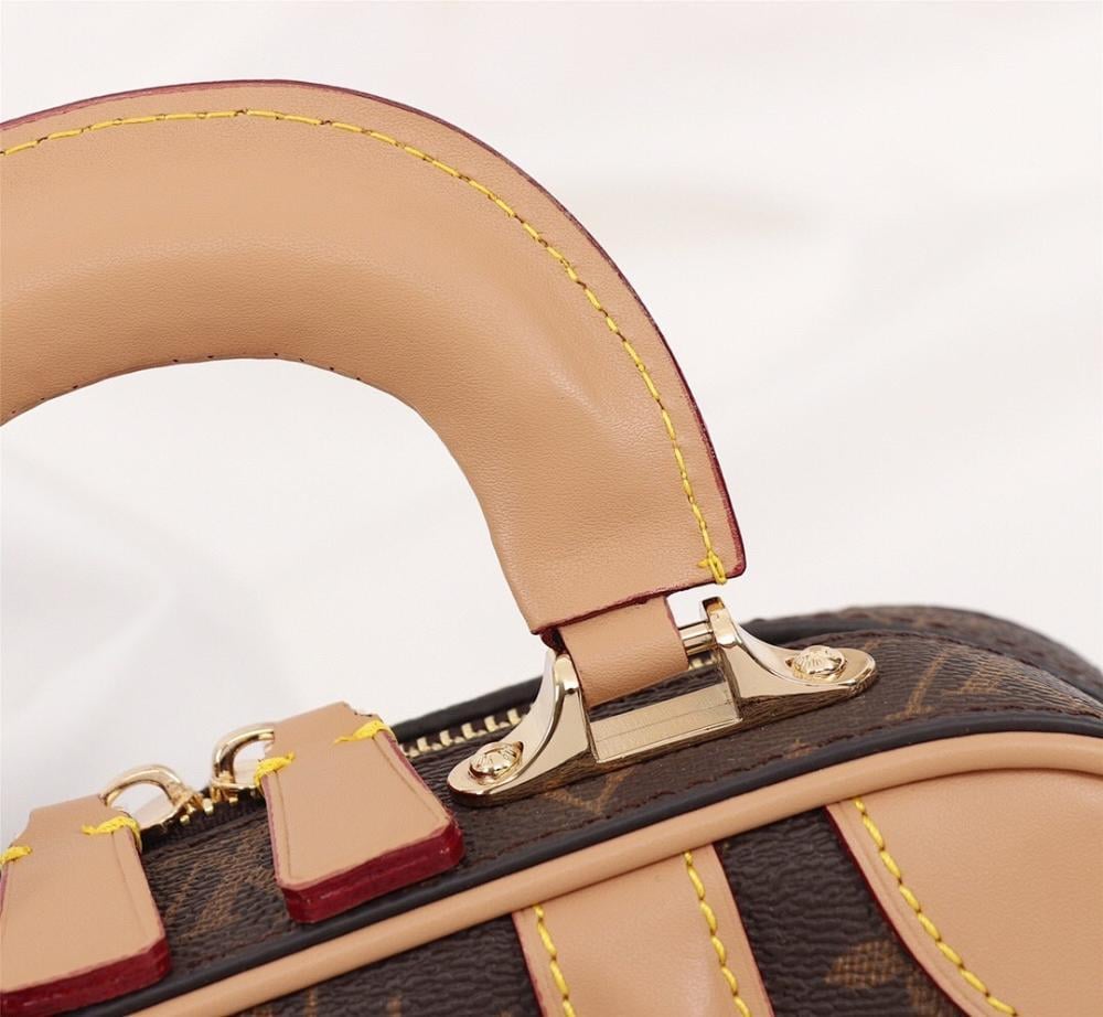 Luxury Elegant Gold Monogram Calfskin Shoulder Bag