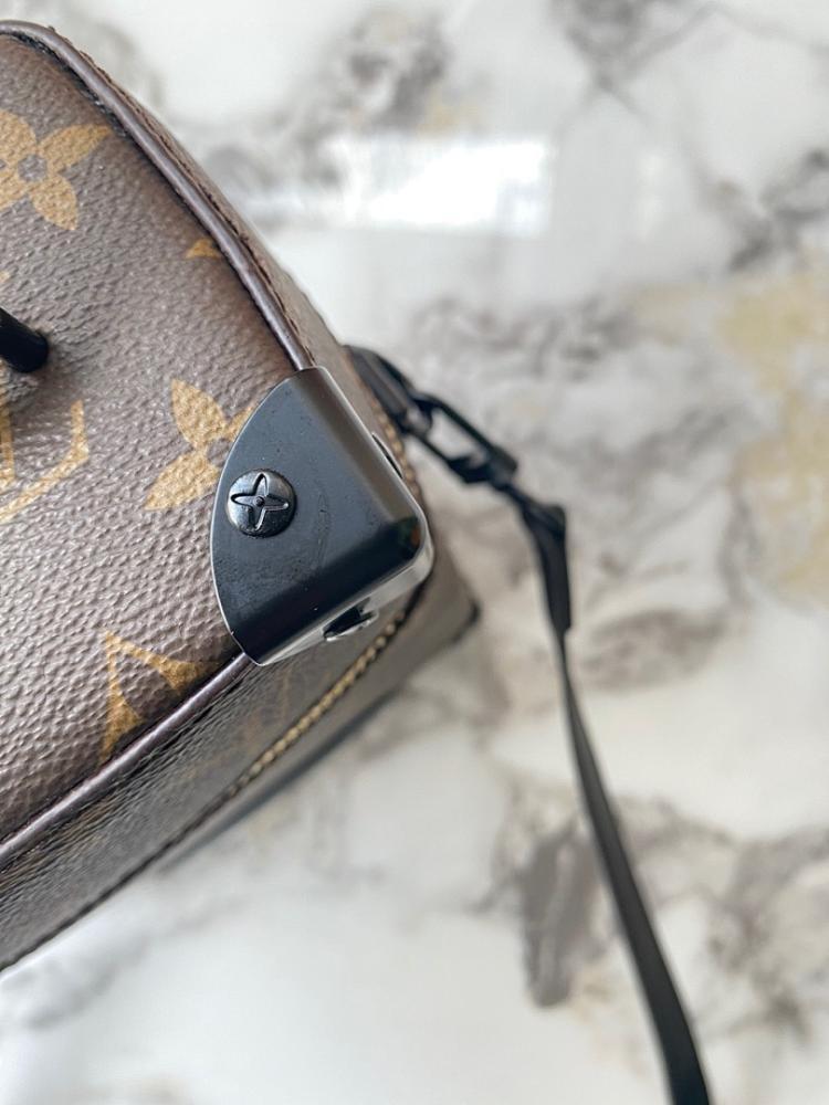 Modern Premium Studded Leather Shoulder Bag