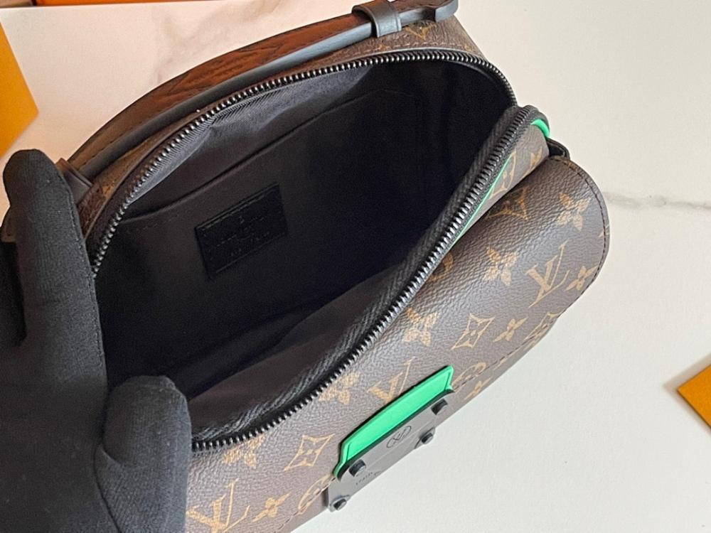 Modern Refined Canvas Shoulder Bag