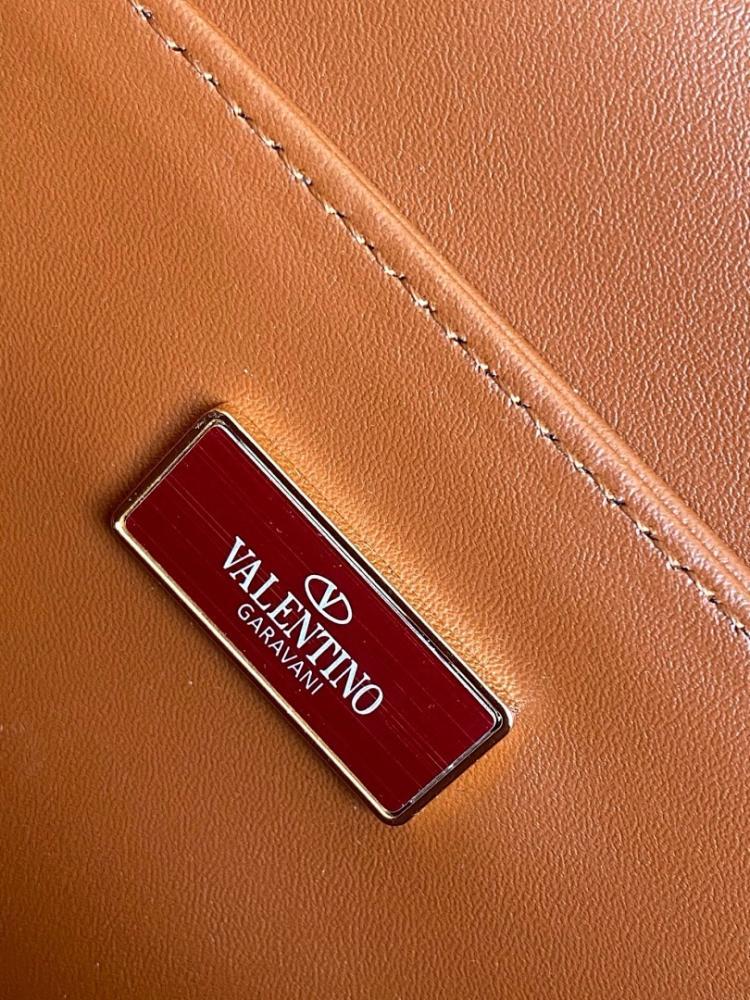 Modern Italian-Inspired Leather Shoulder Bag