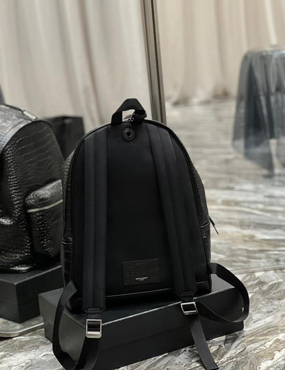 Elegant Refined Leather Shoulder Bag