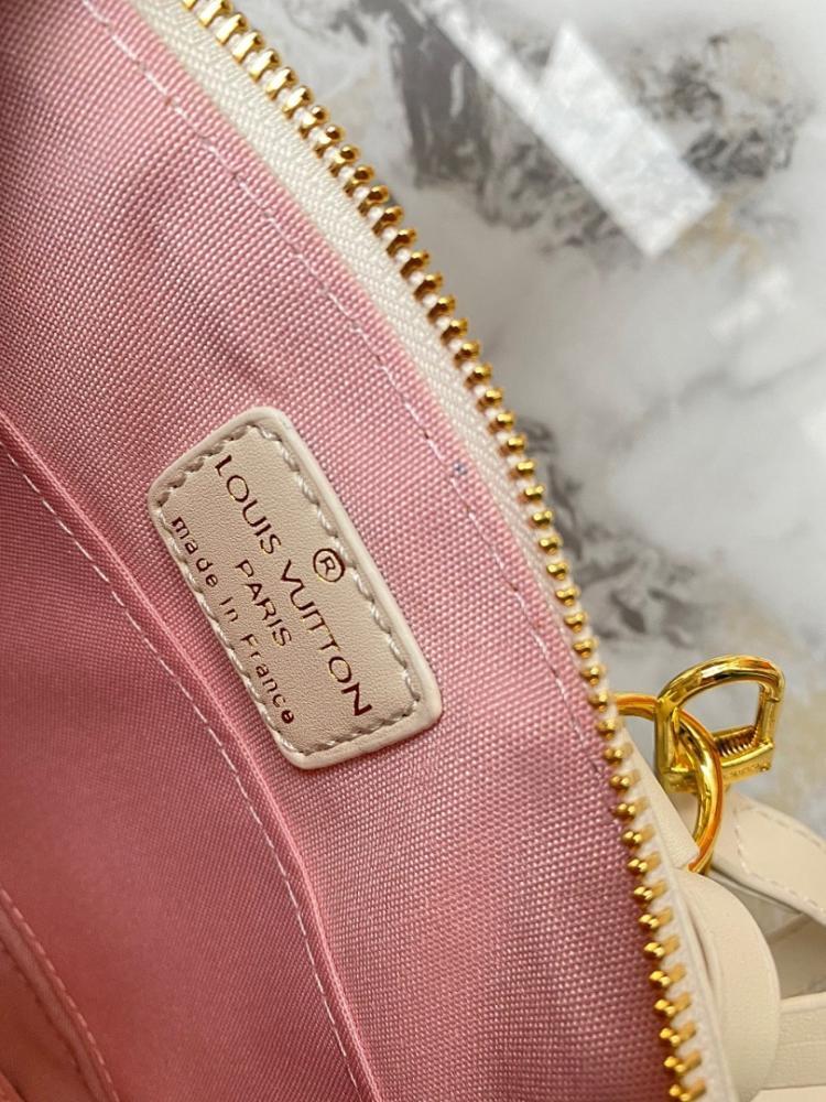 Stylish Woven Calfskin Crossbody Bag – Limited Edition