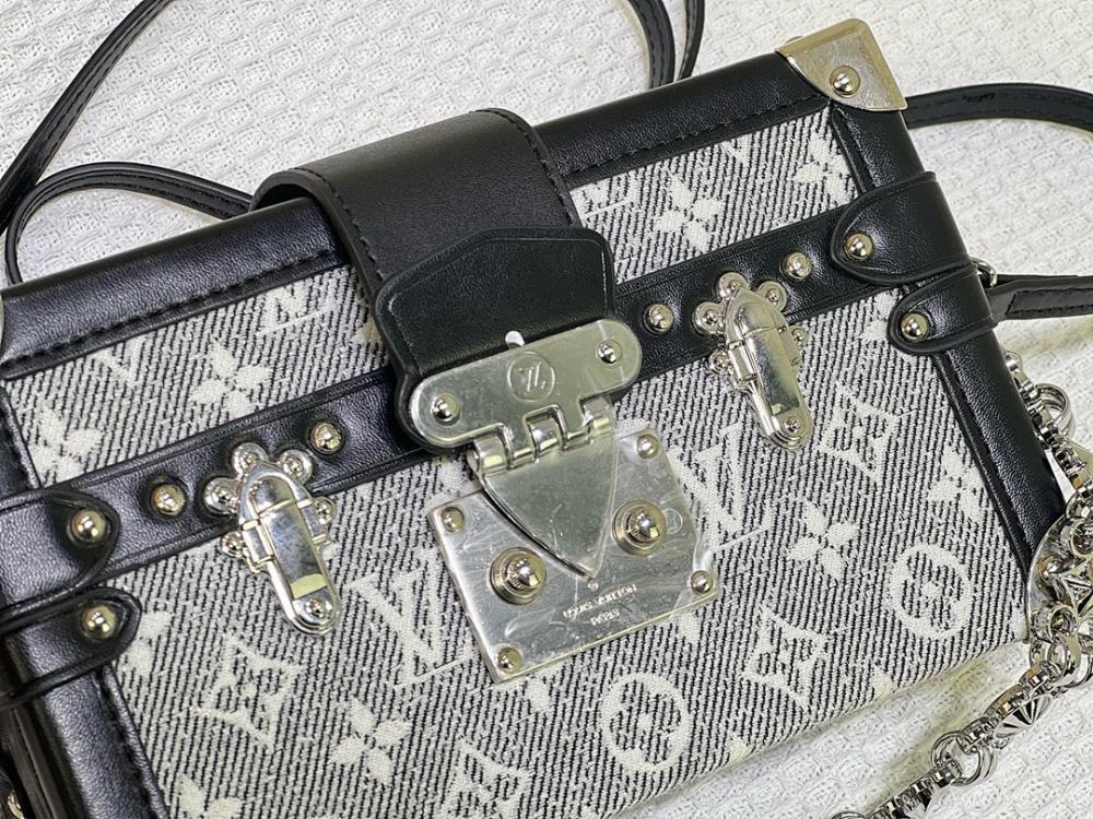 Modern Italian-Inspired Canvas Shoulder Bag