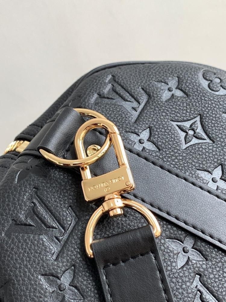 Classic Refined Leather Shoulder Bag