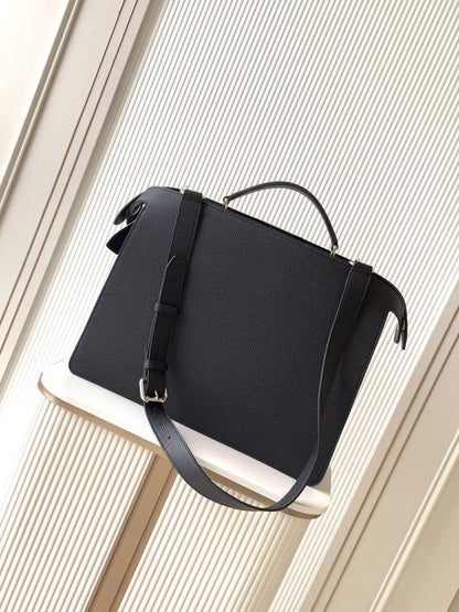 Classic Shoulder Bag