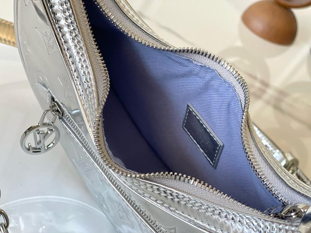 Stylish Refined Silver Leather Wallet