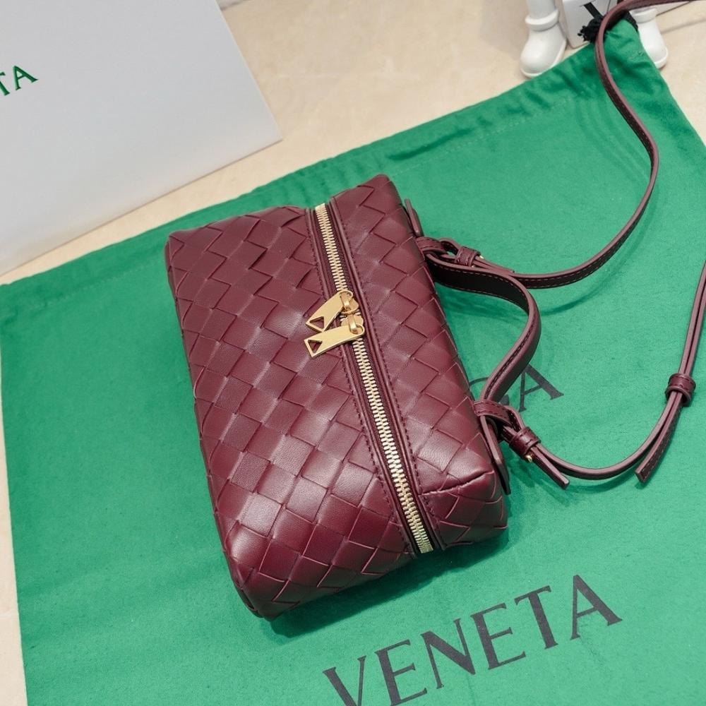 Classic Modern Woven Bag